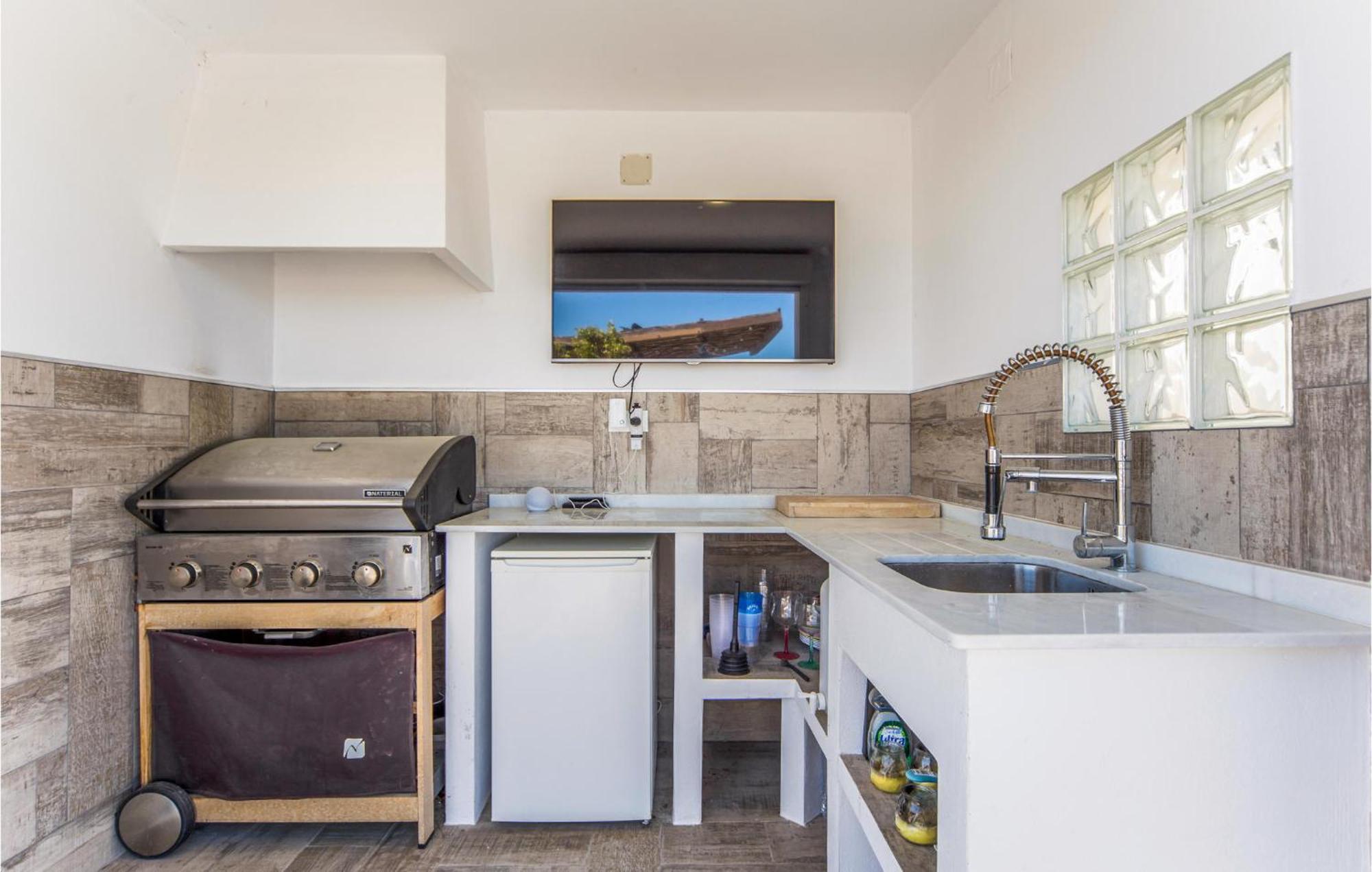 Amazing Home In Ador With Kitchenette 外观 照片