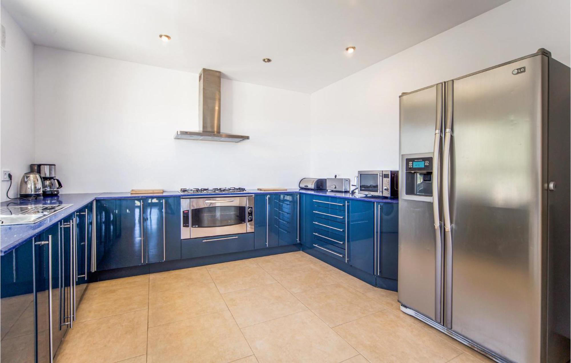 Amazing Home In Ador With Kitchenette 外观 照片